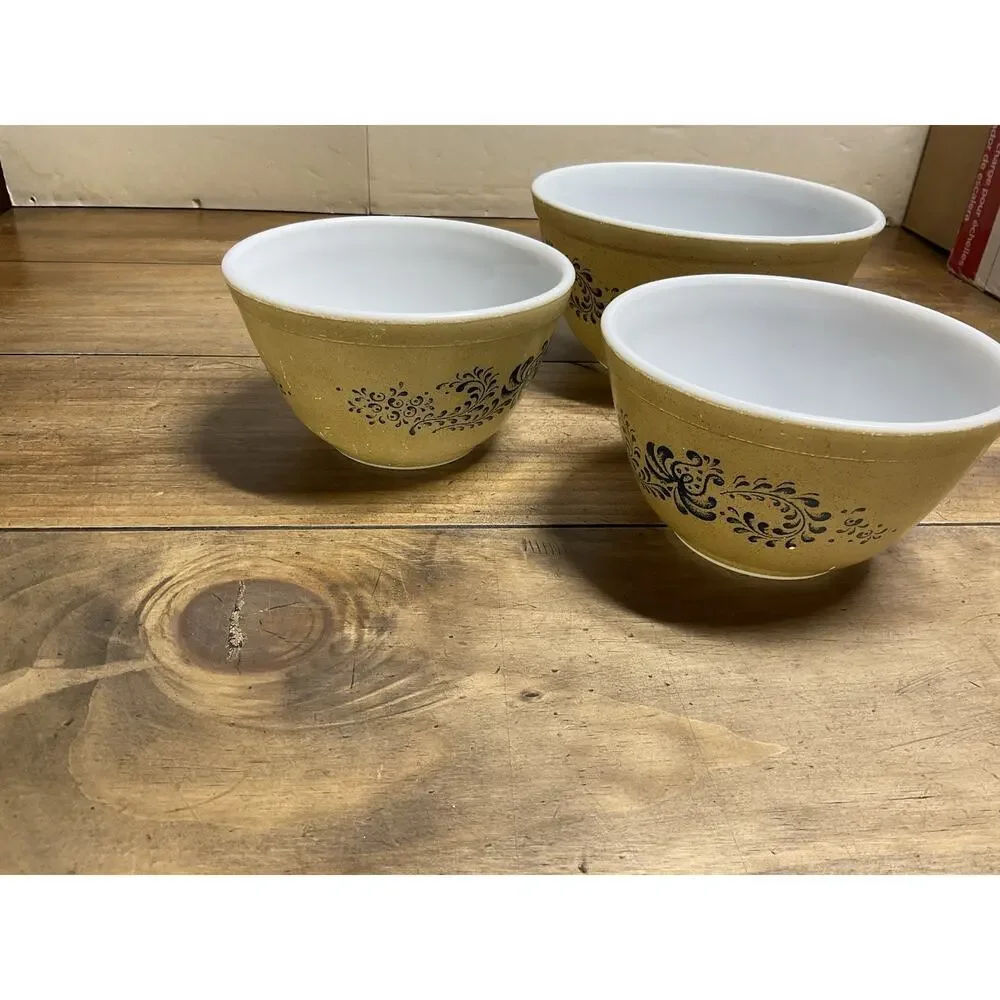 Pyrex vintage homestead